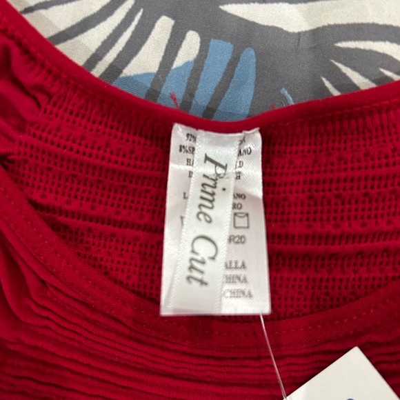 🔥 DEALS 🔥 
PRIME CUT • Red Scrunched Sassy Dress • size ( One Size) - Picture 6 of 8